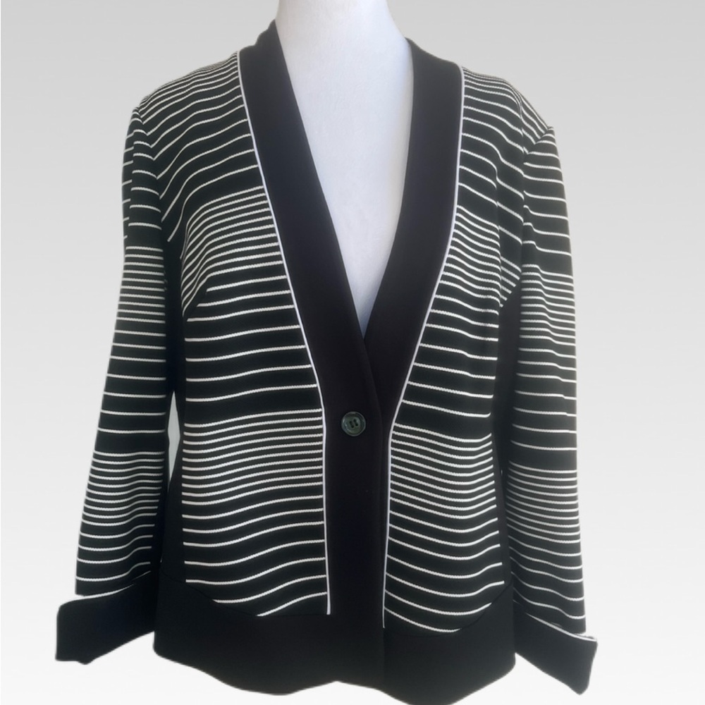 LAURA Black and White Women's
